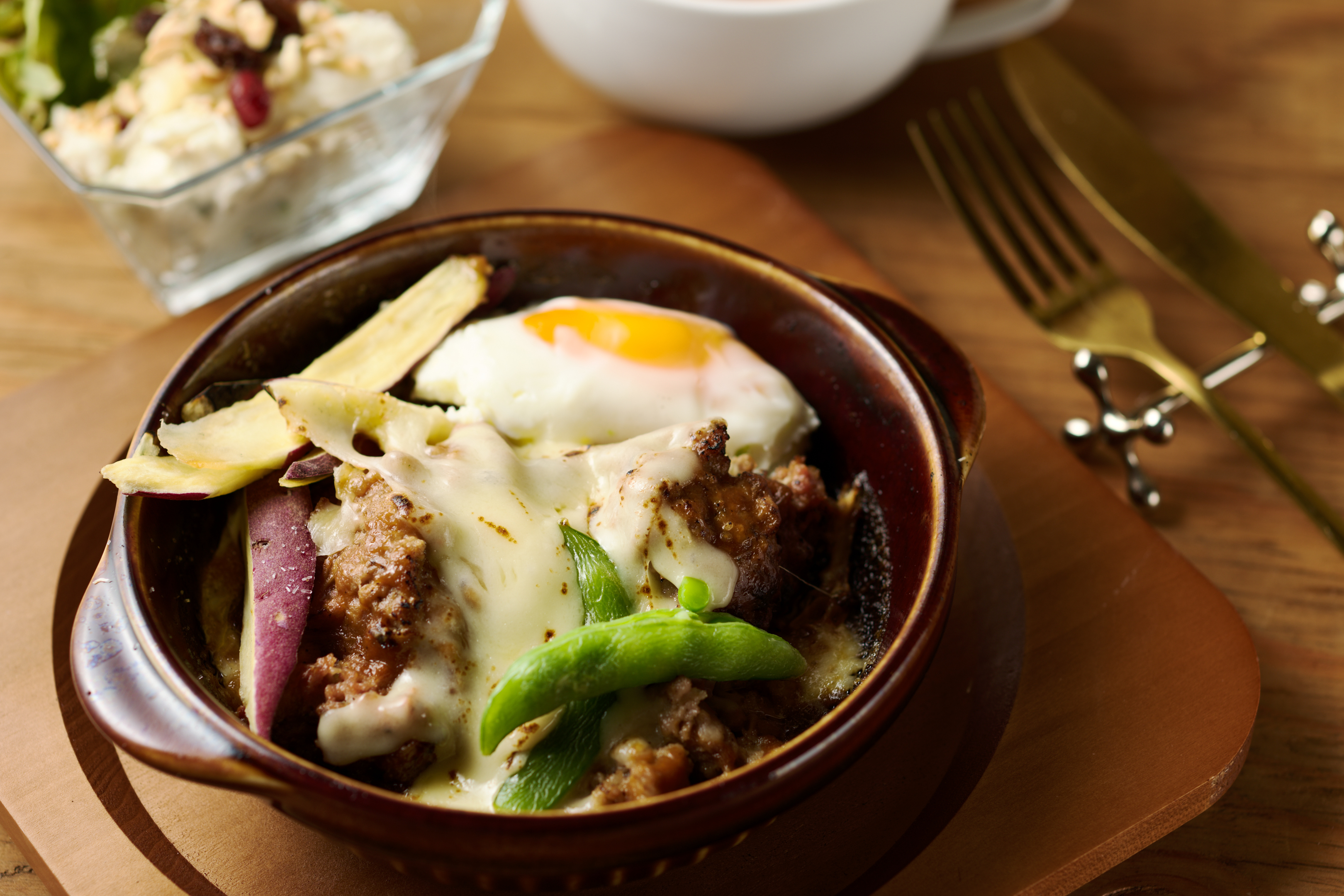 【当店へ来たらまずはこれ！】野菜たっぷりヘルシーハンバーグ